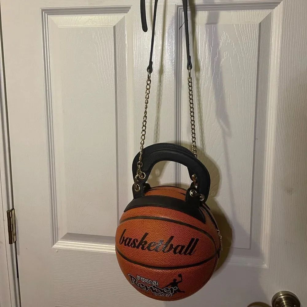 Pixar Render Man Basketball purse sport NBA gold tone chain &synthetic blk strap